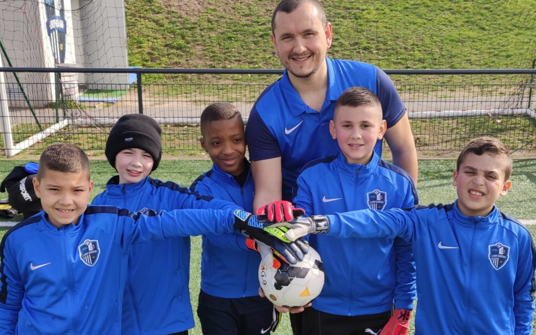 Gardien de but une relation particulière avec le ballon